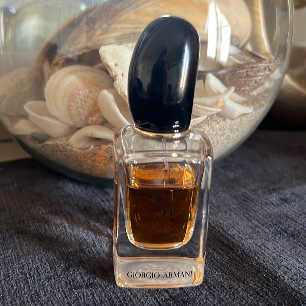 woman’s perfume